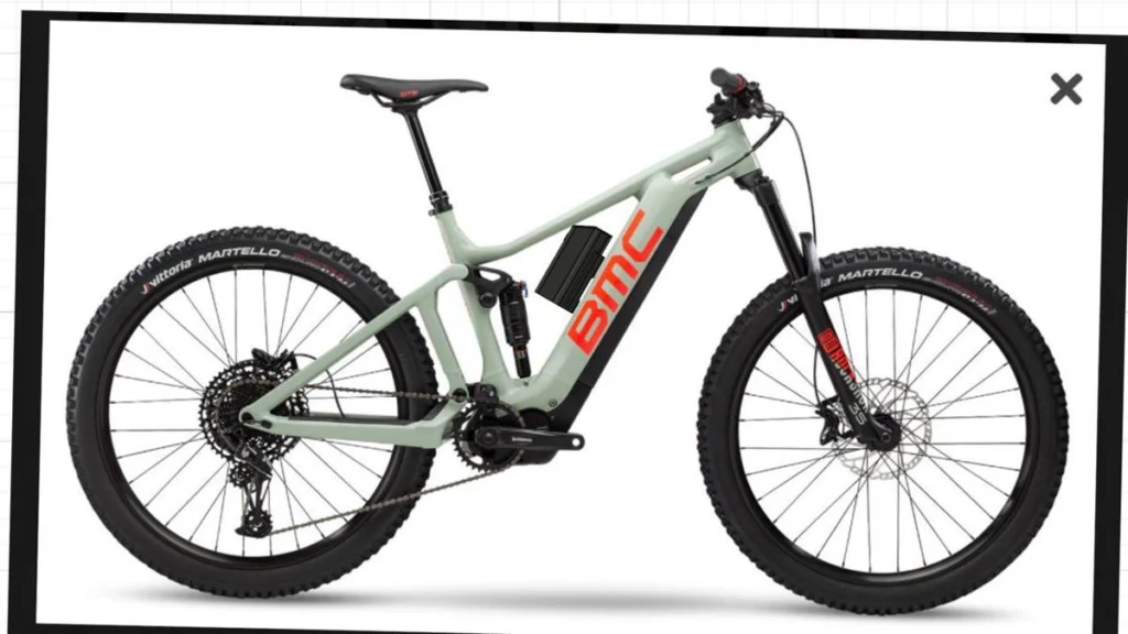 Projeção do Packbooster Mega Hex montado na BMC Trailfox