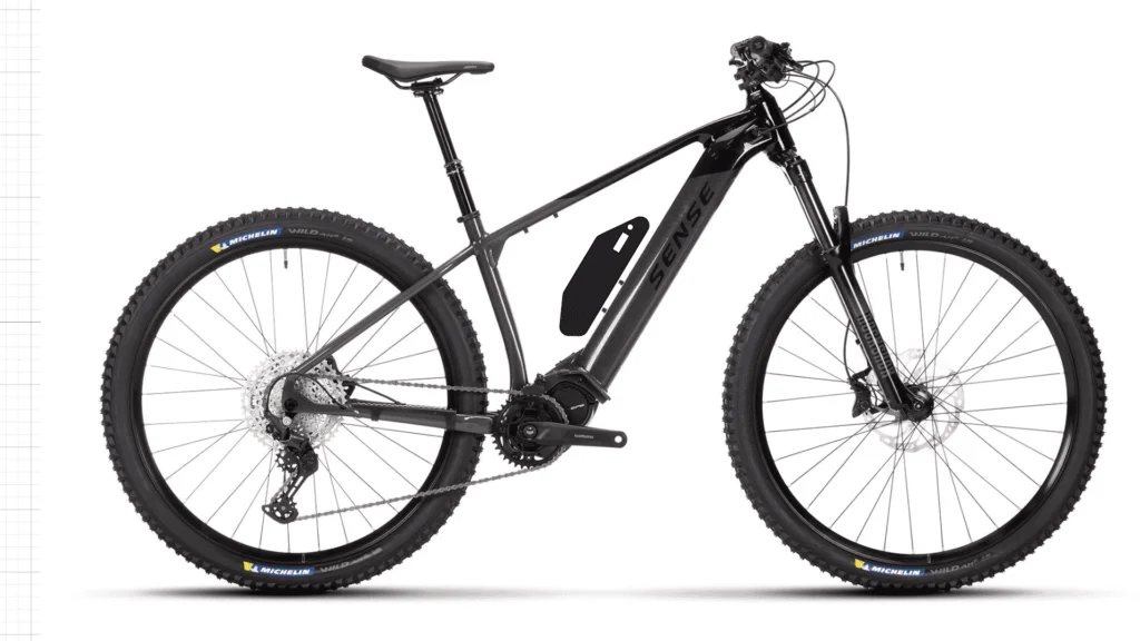 Projeção do Packbooster Custom 540 montado na Sense Impact E-Trail